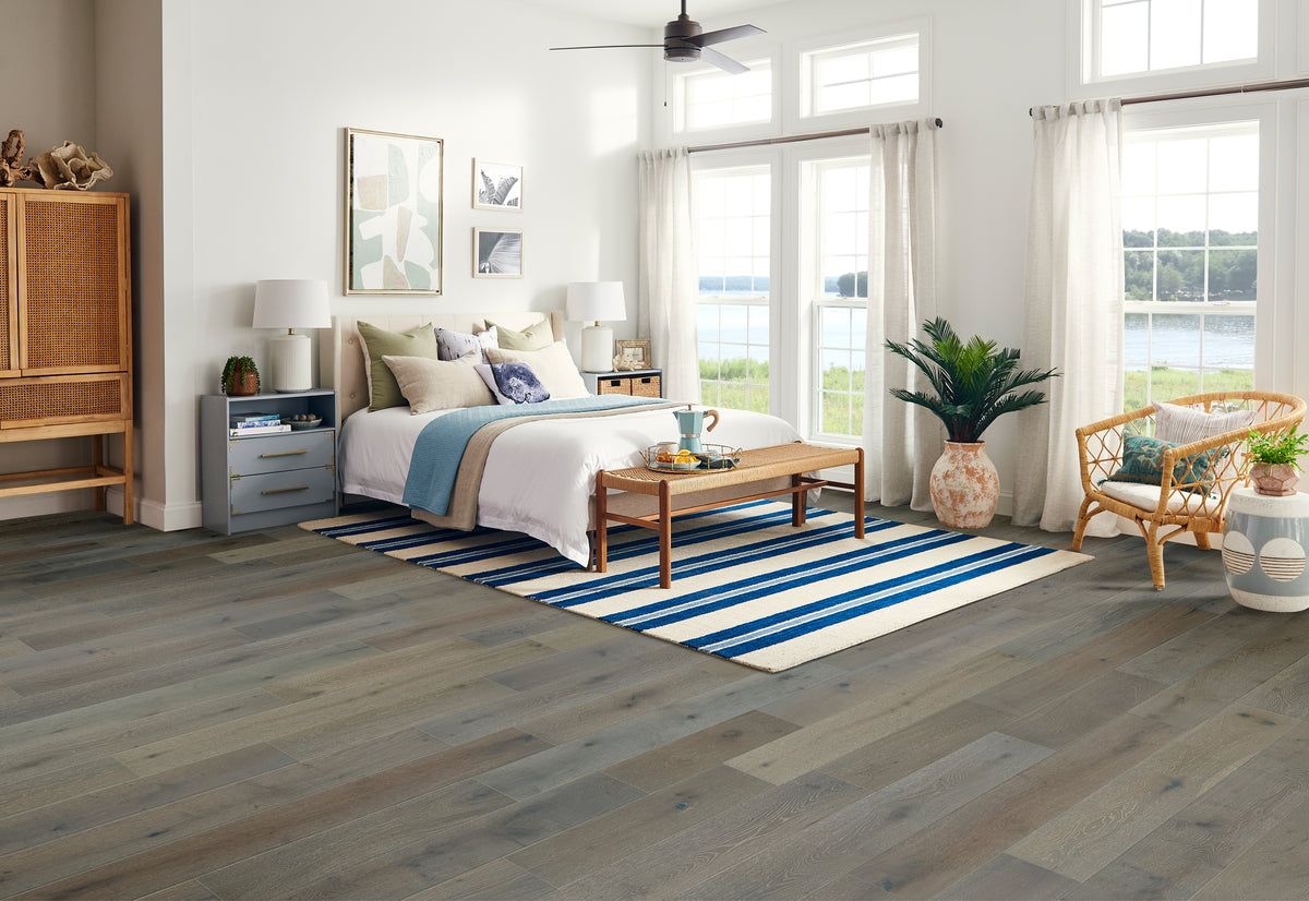 Bruce - Brushed Impressions Gold Collection - 7.5 in. White Oak Hardwood - Dream State Room Scene
