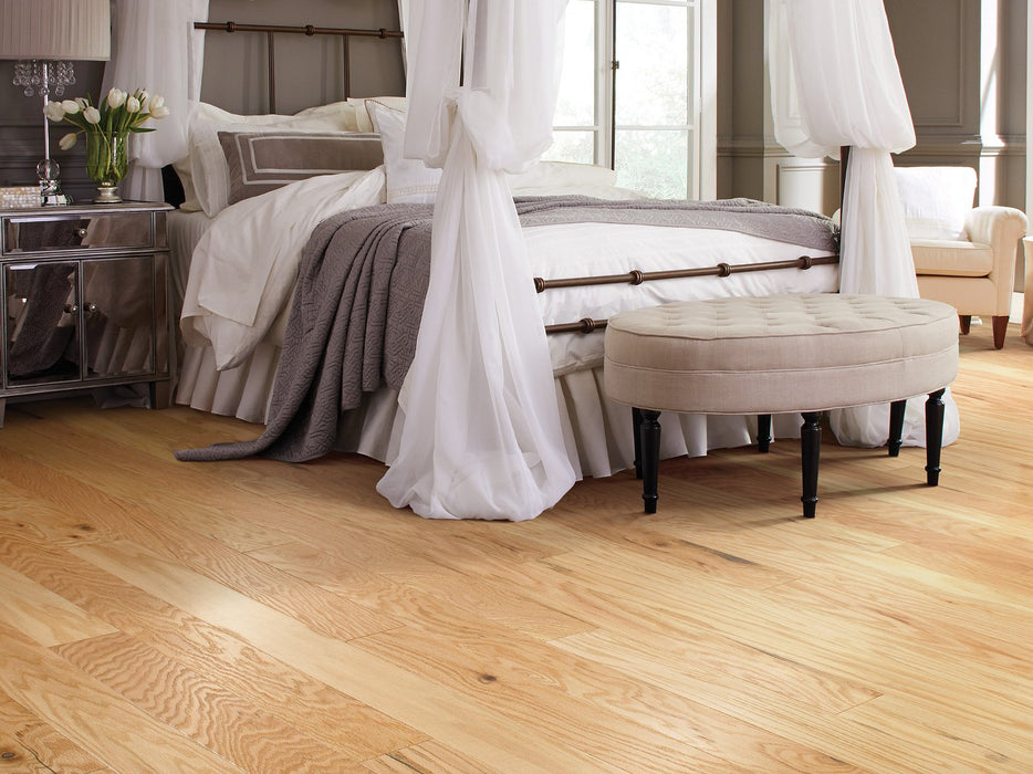 Shaw - Albright Oak 5" Hardwood SW582 - Rustic Natural Room Scene