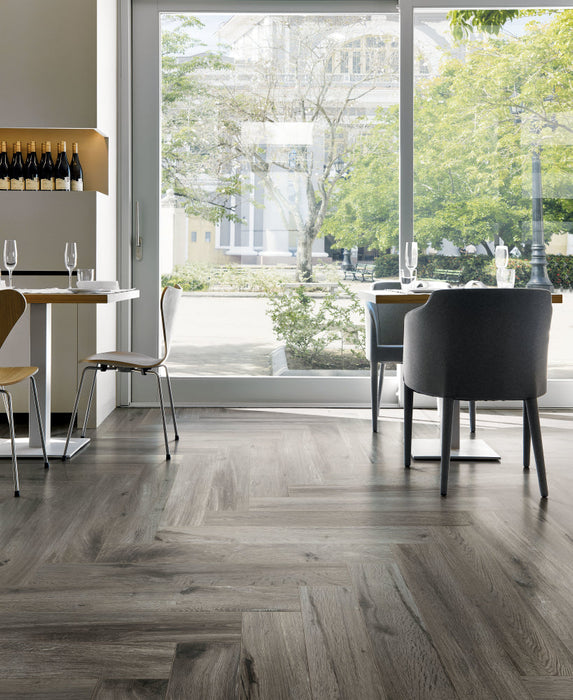 Elysium - Planches 8 in. x 48 in. Porcelain Tile - Perle floor installation