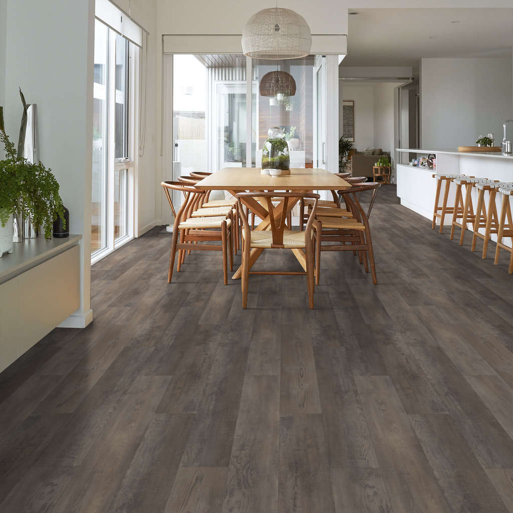 Shaw - Pantheon HD Plus LVP 7 in. x 48 in. - Tempesta floor installation