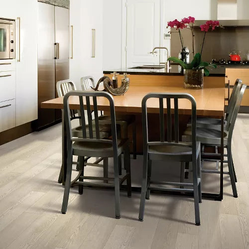 Mohawk - SolidTech Select - Founder's Trace 7 in. x 48 in. - Dash of Pepper - room scene