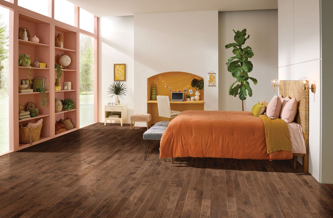 Hartco - Prime Harvest Maple Solid Hardwood - Basic Brown 5" - Low Gloss Installed
