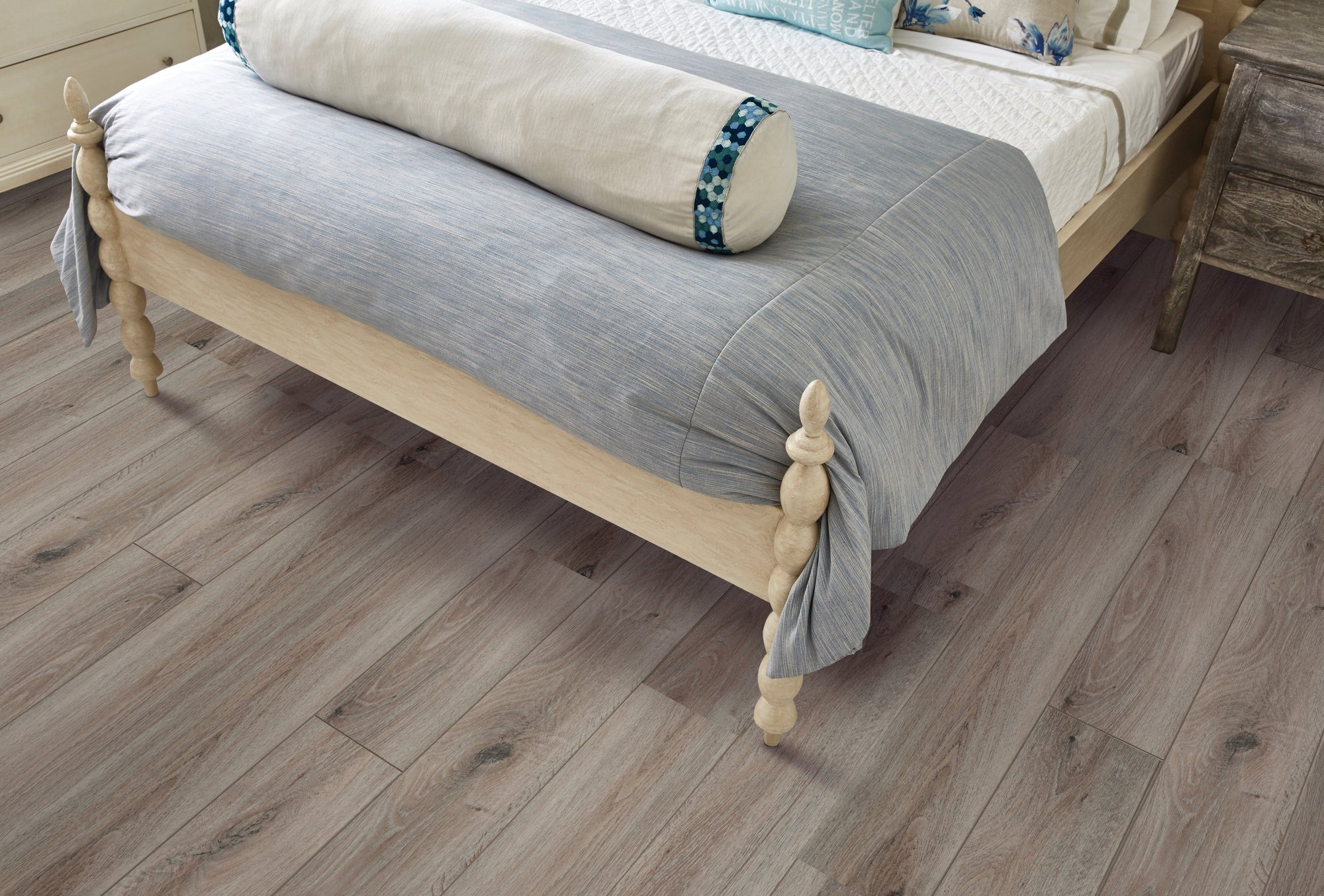 Floors 2000 - Woodlands Collection 7 in. x 48 in. Luxury Vinyl - Toasted Oak