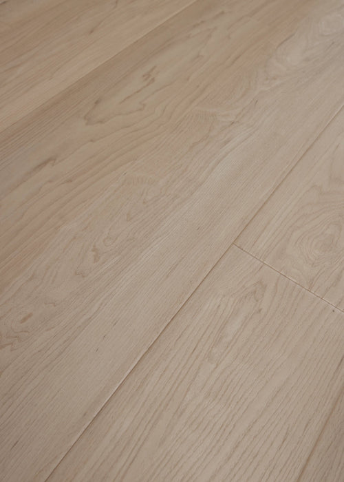 COREtec - Originals Coastal Luxe CR506 - 9" x 72" - Luxury Vinyl - Coastal Dune Maple Angled