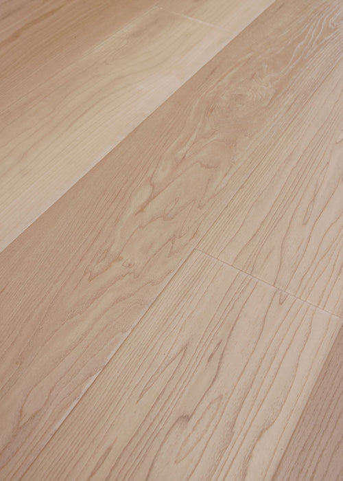COREtec - Originals Coastal Luxe CR506 - 9" x 72" - Luxury Vinyl - Vanilla Grove Maple Angled