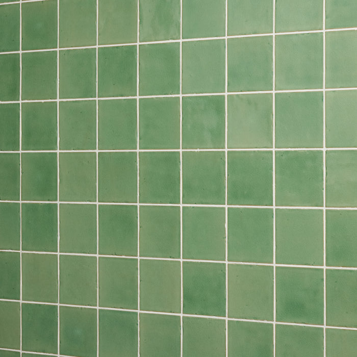 Daltile - Contempee Collection - 4 in. x 4 in. - Handcrafted Glossy Ceramic Wall Tile - Ivy Installed