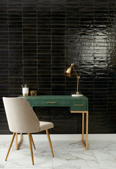 Daltile Marble Attache Lavish 24 in. x 24 in. Colorbody Porcelain Tile - Polished Pearl Arabesque Installed