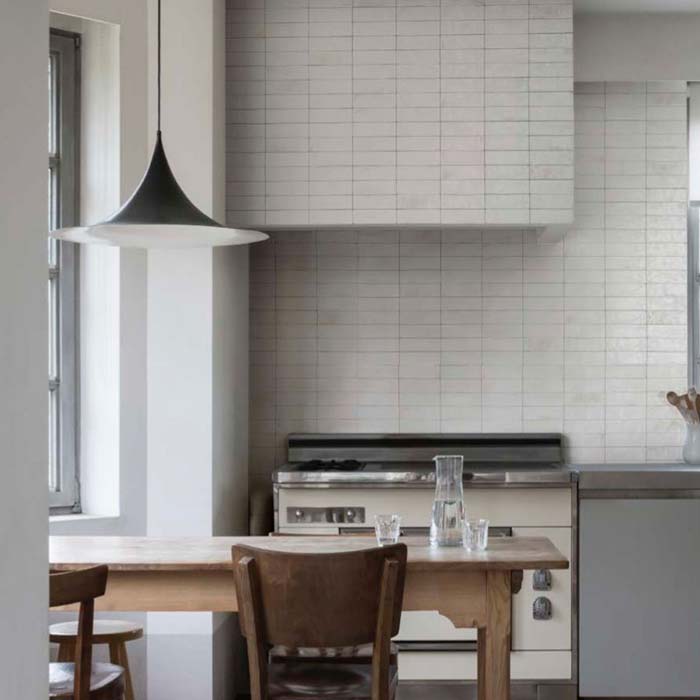 Tesoro - Gleeze Series - 2 in. x 6 in. - Bianco Installed