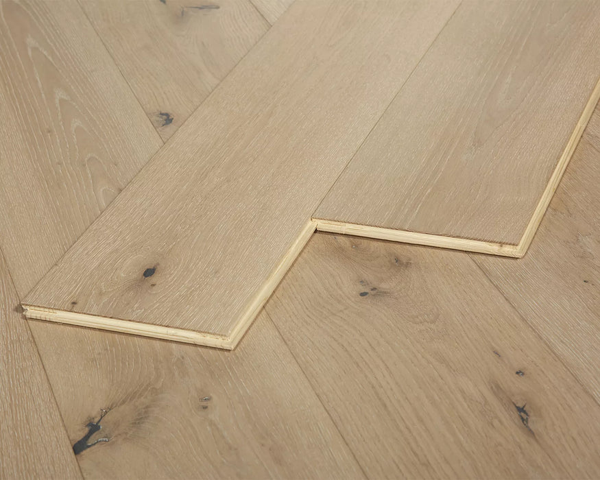 LW Flooring - Vintage Elegance - 7.5" x 74 3/4" - Engineered Hardwood - Emilia Edge View
