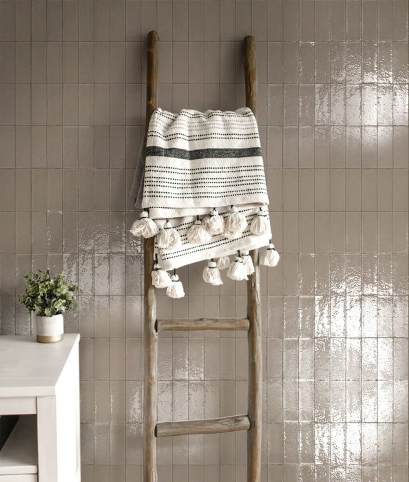 Bellagio - Sarmento Collection - 3" x 8" Plain Porcelain Tile - Perpetual wall installation