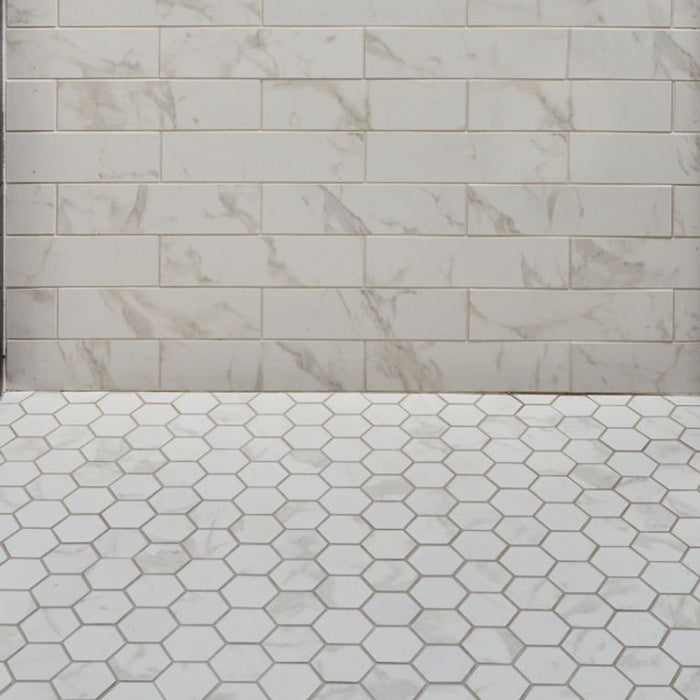Arizona Tile - Themar Series - 2 3/8" x 2 3/8" Rectified Matte Porcelain Mosaic - Venato Gold - Installed