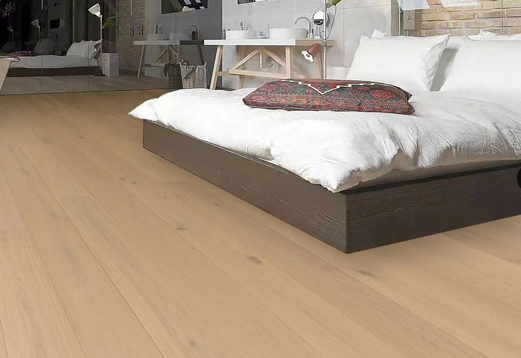 Echelon Flooring - Reserve Oak Collection - 7.5 in. x 74.8 in. Engineered Hardwood - Pebble Beach Room Scene