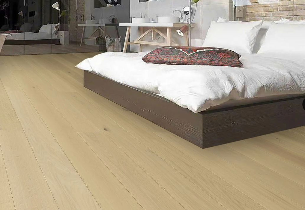 Echelon Flooring - Reserve Oak Collection - 7.5 in. x 74.8 in. Engineered Hardwood - Pinehurst Room Scene