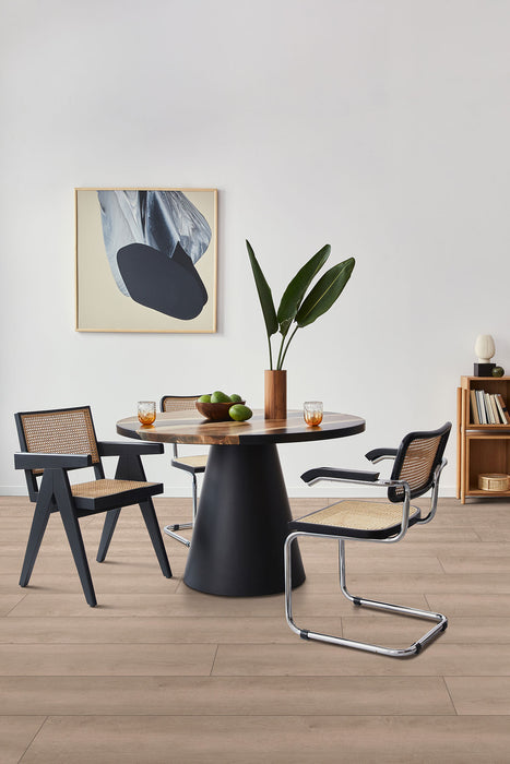 MSI - Shorecliffs Collection - 9 in. x 87 in. - Sunny Shake floor installation