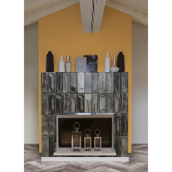 Tesoro - Fuoritono Collection - 4 in. x 12 in. Porcelain Glossy Tile - Nero Installed