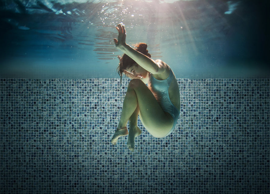 Emser Tile - Waterlace - Glass Mosaic - Ono Installed