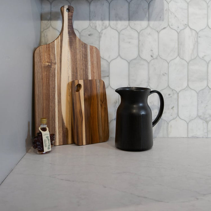 Arizona Tile - Completa Marble - Calacatta Gris Honed Lotus Mesh Mosaic Wall Install