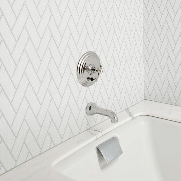 Arizona Tile - Geo 2 Hex Mesh Series - Harmonie Bridge 15" x 11" Rectified Glass Tile Bathtub Install