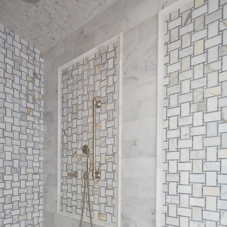Arizona Tile - Basketweave Series - Marble Mosaic - Grigio shower wall installation