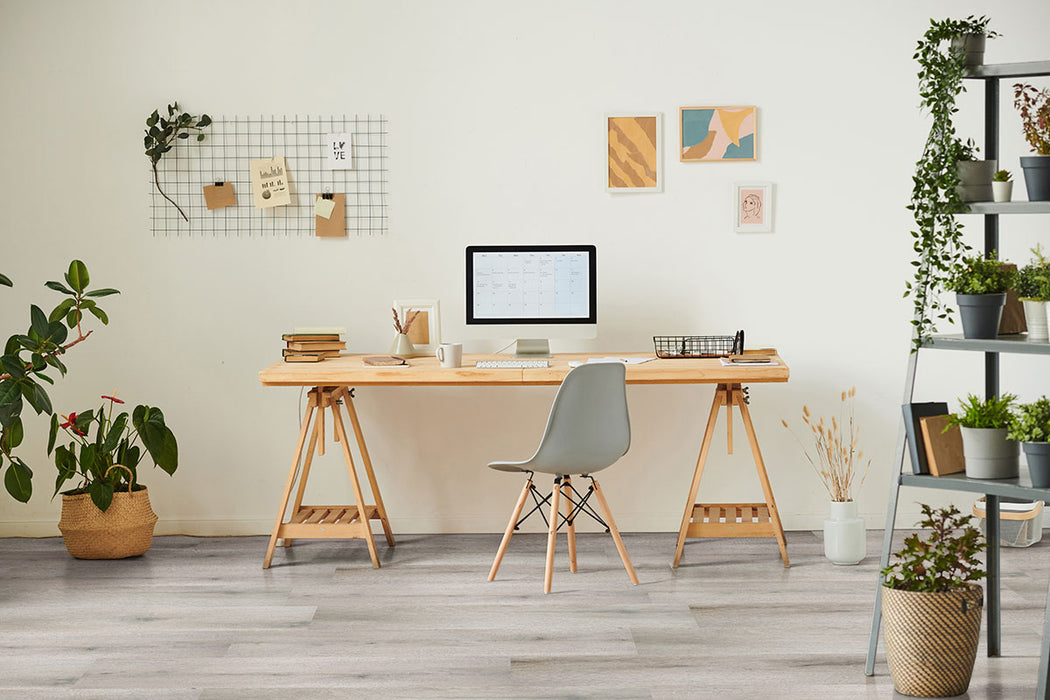 MSI - Smithcliffs - 7 in. x 48 in. Hybrid Rigid Core - Avery Ash Room Scene