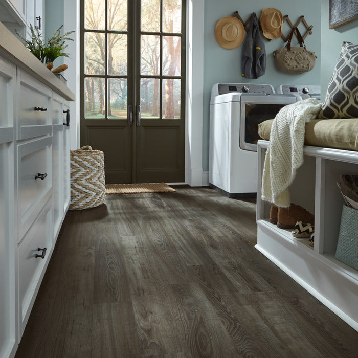 Mannington - Adura Max Plank - Sausalito 6 in. x 48 in. - Bridgeway Room Scene