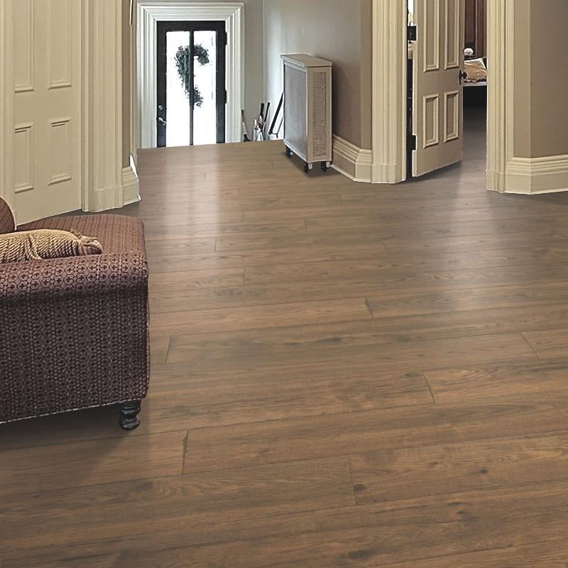 Mohawk - Revwood Plus Elderwood Laminate - Bungalow Oak