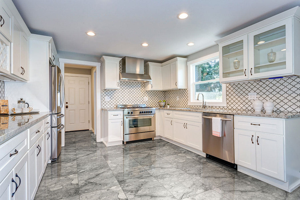 MSI - Kaya 24 in. x 48 in. Porcelain Tile - Onda Gray Polished Room Scene